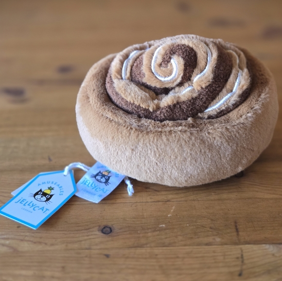 Jellycat Amuseables Cinnamon Bun 3.9x5.1x4.3"  Soft and Plush NWT Authentic - Picture 4 of 5